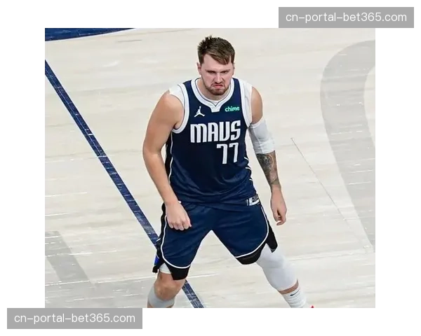 独行侠第三节一波流:东契奇利用定位球机会连得8分打停对手 独行侠第三节一波流:东契奇利用定位球机会连得8分打停对手